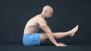 Seated Leg Lift in Pike